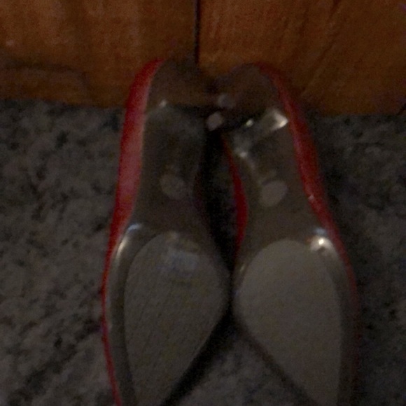 NIB Michael Kors  8.5M embossed leather pumps burgundy - Picture 6 of 7